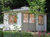 Wolff Finnhaus 5-Eckhaus Maria 44-B mit schwarzen Dachschindeln und Dachhaube