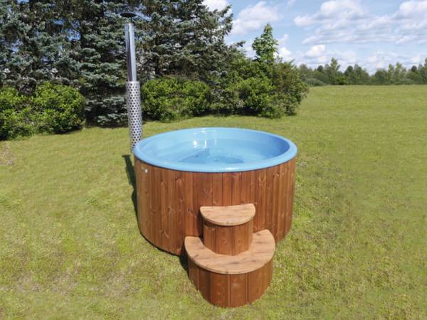 Wolff Finnhaus Badebottich Hot Tub de luxe 200 cm mit blauem KS-Einsatz, integriertem Ofen und Thermoabdeckung. Wolff Finnhaus Badebottich Hot Tub de luxe 200 cm mit blauem KS-Einsatz, integriertem Ofen und Thermoabdeckung.